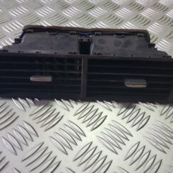 Mērinstrumentu paneļa gaisa vads, centrā priekš AUDI A4 2004