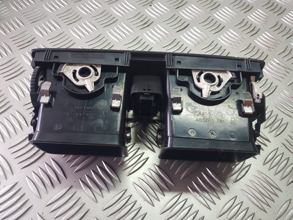 Mērinstrumentu paneļa gaisa vads, centrā priekš ŠKODA FABIA 2003 2 Mērinstrumentu paneļa gaisa vads, centrā priekš ŠKODA FABIA 2003