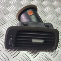 Mērinstrumentu paneļa gaisa vads, pa labi priekš VOLVO V70 2003 GREY