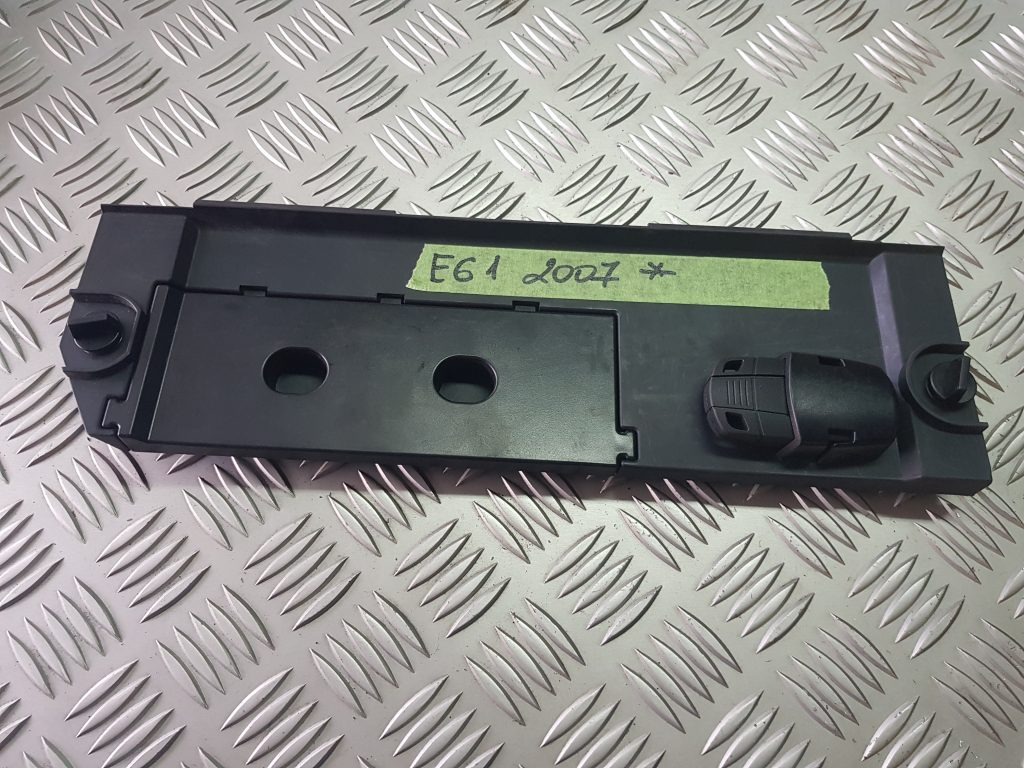 Mērinstrumentu paneļa iekšējā plastmasa priekš BMW 525D E61 2007 TOURING BLACK