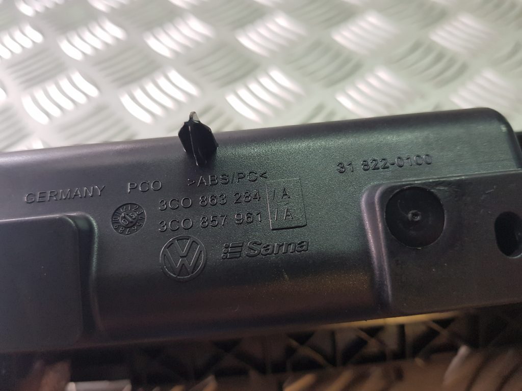 Pelnu trauks priekš VW PASSAT B6 2006 ANGL. UNIVERSAL 2 Pelnu trauks priekš VW PASSAT B6 2006 ANGL. UNIVERSAL