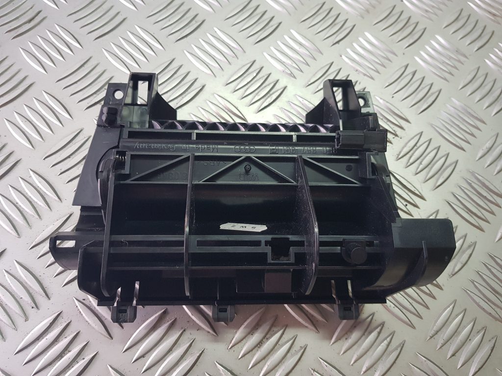 Pelnu trauks priekš AUDI A4 2001 2 Pelnu trauks priekš AUDI A4 2001