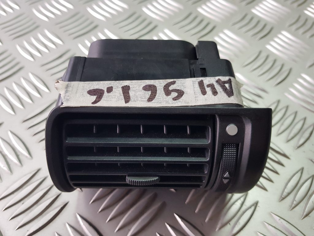 Mērinstrumentu paneļa gaisa vads, pa kreisi priekš AUDI A4 1996 1 Mērinstrumentu paneļa gaisa vads, pa kreisi priekš AUDI A4 1996