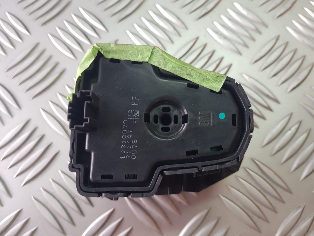 Multimēdijas vadības bloks priekš OPEL INSIGNIA SPORTS TOURER 2010