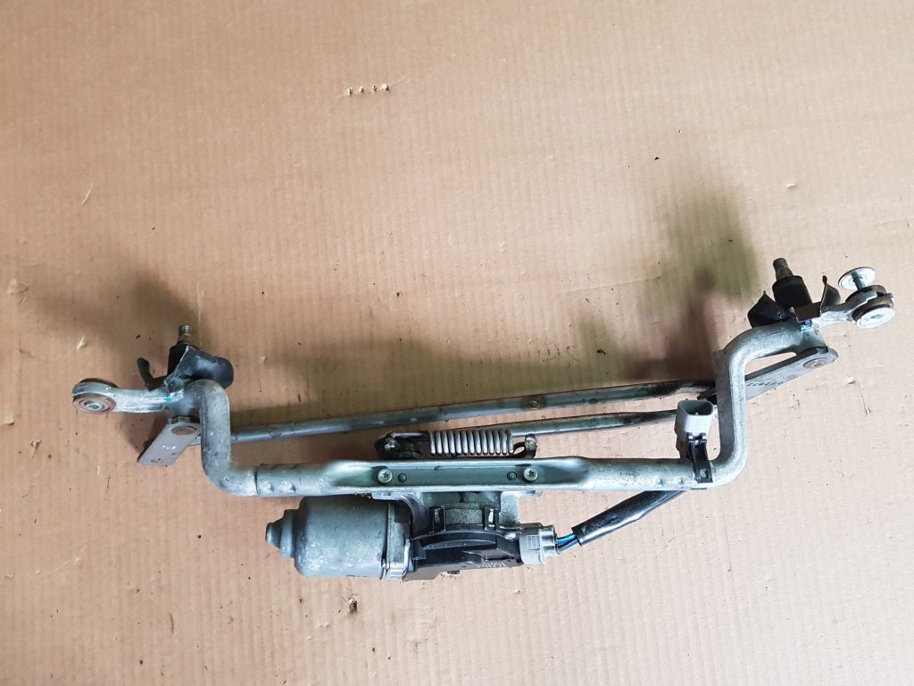 Vējstikla tīrīšanas mehānisms priekš TOYOTA VERSO 2012 1 Vējstikla tīrīšanas mehānisms priekš TOYOTA VERSO 2012