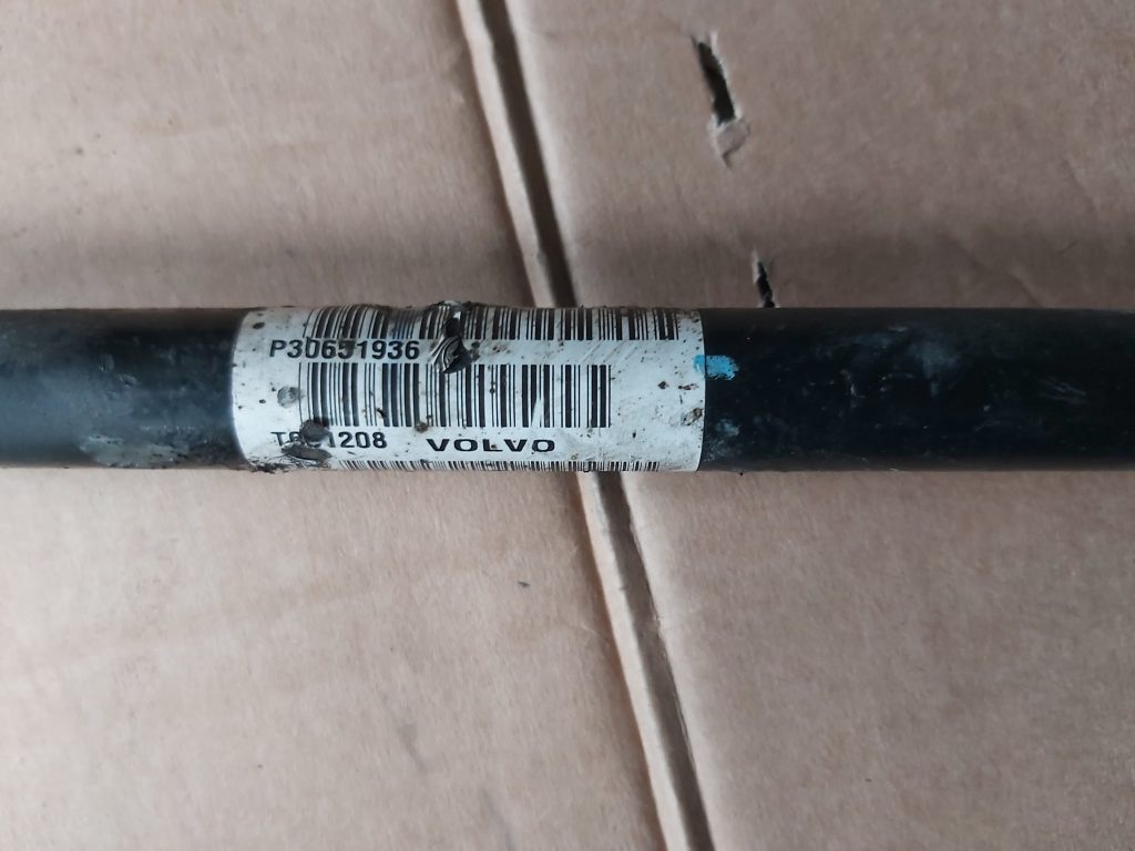 Pusass aizmugurē priekš VOLVO XC70 2004