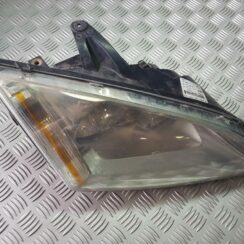 Priekšējais labais lukturis priekš FORD FOCUS 2006