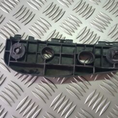 Priekšējā spārna un bufera stiprinājums priekš TOYOTA VERSO 2012