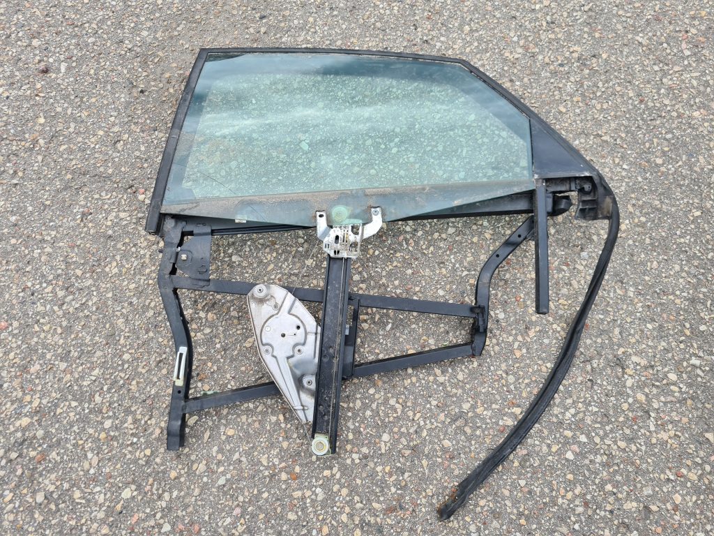 Durvju rāmis priekš AUDI A6 1998 1 Durvju rāmis priekš AUDI A6 1998