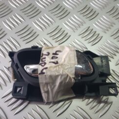 Salona durvju rokturis, priekšējais labais priekš PEUGEOT 407 2005