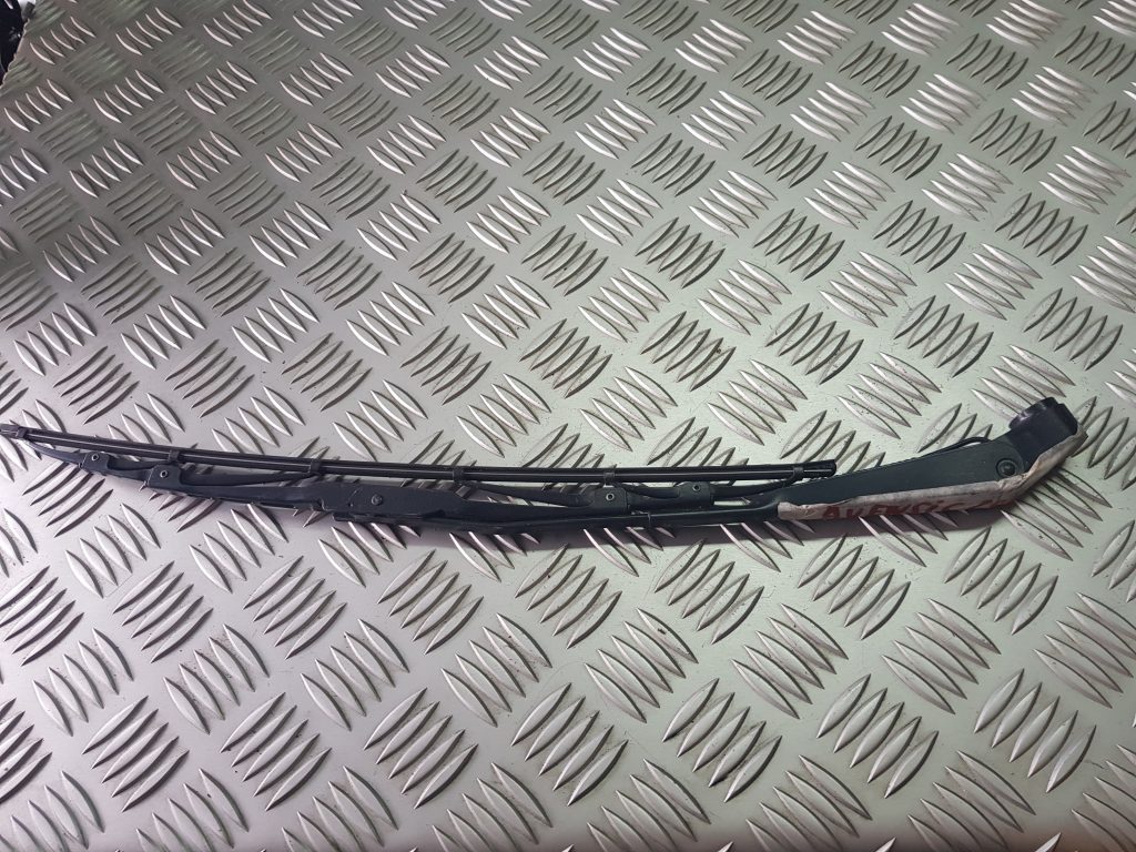 Vējstikla slotiņa priekš TOYOTA AVENSIS 2008