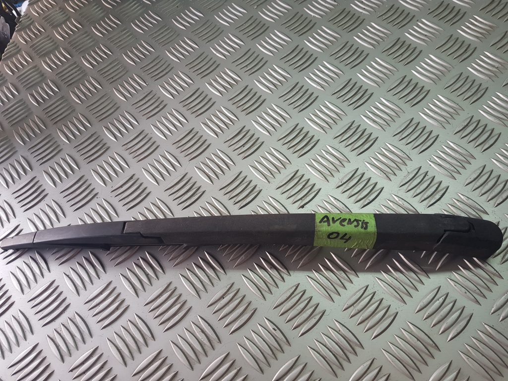 Aizmugurējā loga tīrītāja slotiņa priekš TOYOTA AVENSIS 2004 1 Aizmugurējā loga tīrītāja slotiņa priekš TOYOTA AVENSIS 2004