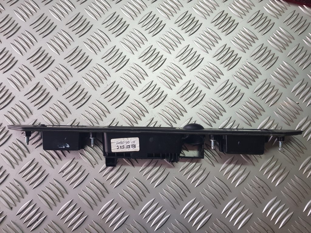 Numura zīmes gaismas uzlika komplektā priekš AUDI A4 2005