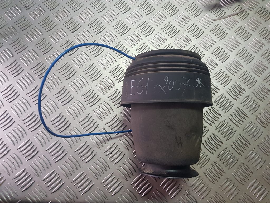 Pneimo piekares spilvens aizmugurē priekš BMW 525D E61 2007 TOURING BLACK 1 Pneimo piekares spilvens aizmugurē priekš BMW 525D E61 2007 TOURING BLACK