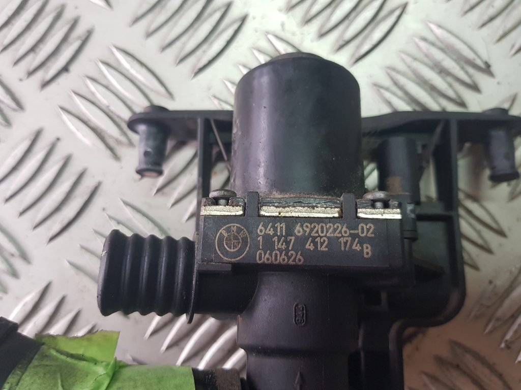 Apsildes radiatora vārsts priekš BMW 520D E60 2006 ENG. 2 Apsildes radiatora vārsts priekš BMW 520D E60 2006 ENG.