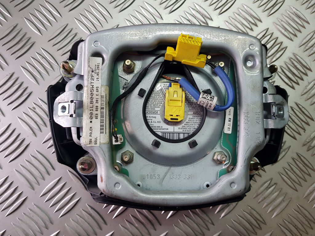 Stūres drošības spilvens priekš AUDI A4 2004 2 Stūres drošības spilvens priekš AUDI A4 2004