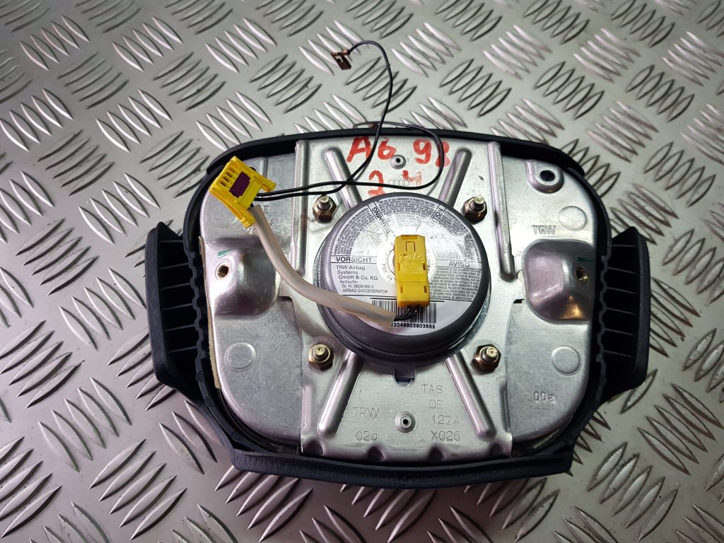 Mērinstrumentu paneļa drošības spilvens priekš AUDI A6 1998 2 Mērinstrumentu paneļa drošības spilvens priekš AUDI A6 1998