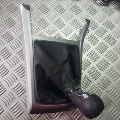 Pārnesumu pārslēgšanas kloķa auduma pārvalks priekš OPEL ASTRA H STATION WAGON 2009