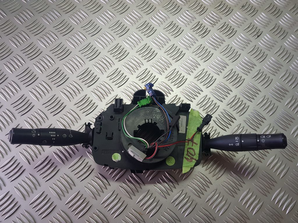 Stūres statnes slēdzis priekš PEUGEOT 407 2004