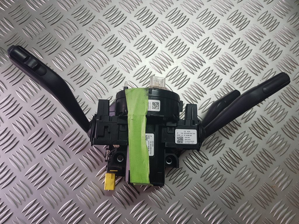 Stūres statnes slēdzis priekš VW PASSAT 2007 UNIVERSAL SILVER 2 Stūres statnes slēdzis priekš VW PASSAT 2007 UNIVERSAL SILVER