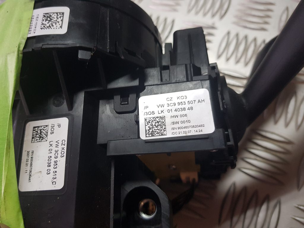 Stūres statnes slēdzis priekš VW PASSAT 2007 UNIVERSAL SILVER 3 Stūres statnes slēdzis priekš VW PASSAT 2007 UNIVERSAL SILVER