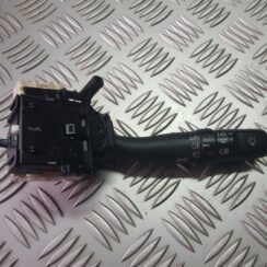 Pagrieziena rādītāju slēdzis priekš TOYOTA COROLLA VERSO 2009