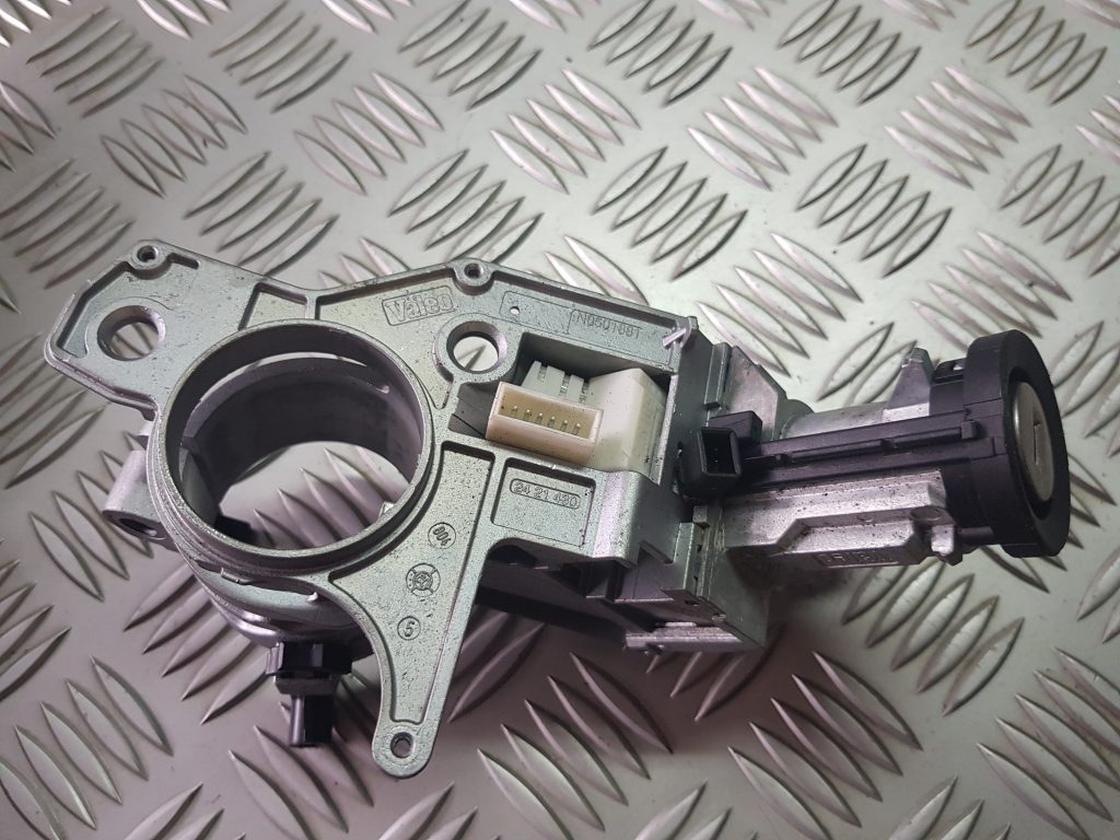 Aizdedzes slēdzene priekš OPEL ASTRA H STATION WAGON 2009