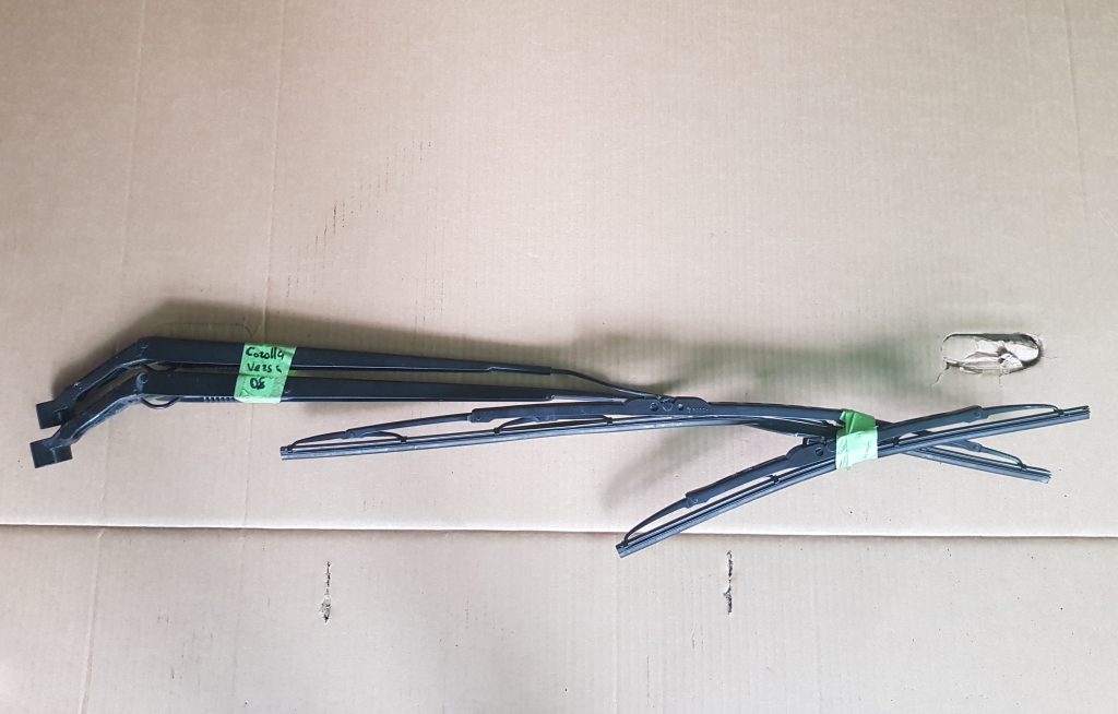 Vējstikla slotu turētāju komplekts priekš TOYOTA COROLLA VERSO 2008 1 Vējstikla slotu turētāju komplekts priekš TOYOTA COROLLA VERSO 2008