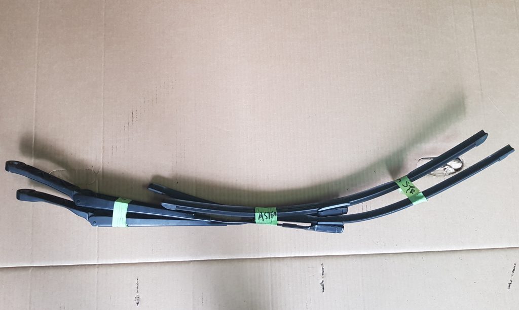 Vējstikla slotu turētāju komplekts priekš OPEL ASTRA J 2011 1 Vējstikla slotu turētāju komplekts priekš OPEL ASTRA J 2011