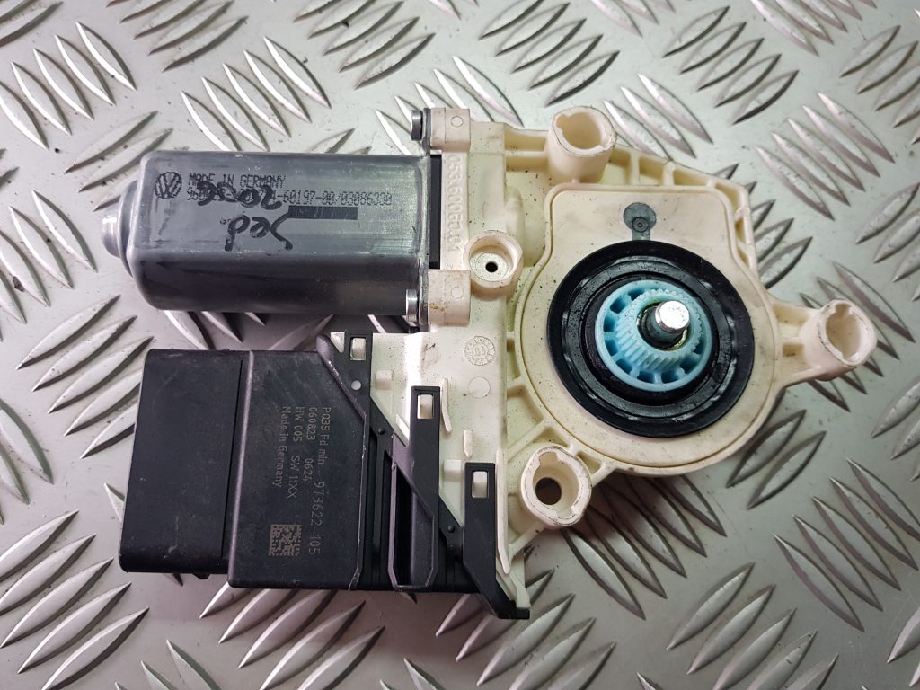 Elektrisko stiklu motors priekš VW PASSAT 2007 UNIVERSAL SILVER 2 Elektrisko stiklu motors priekš VW PASSAT 2007 UNIVERSAL SILVER