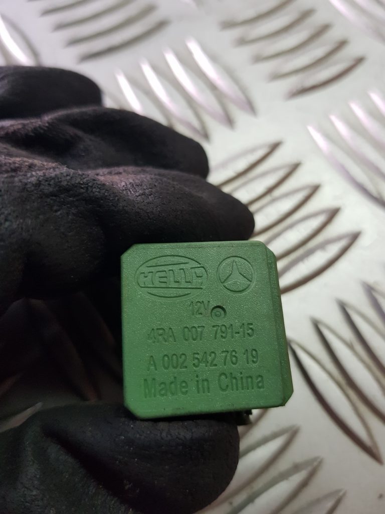 Pneimo piekares releja priekš MERCEDES BENZ E250 W212 2014 1 Pneimo piekares releja priekš MERCEDES BENZ E250 W212 2014