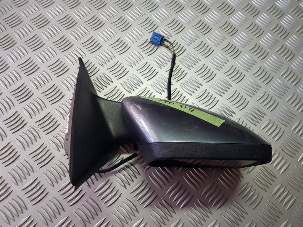 Ārējais spogulis, pa labi priekš VOLVO S40 2004 Grey 1 Ārējais spogulis, pa labi priekš VOLVO S40 2004 Grey