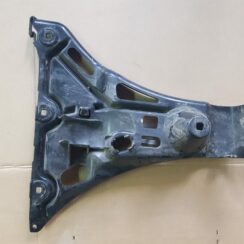 Aizmugurējā spārna un bufera stiprinājums priekš BMW 525D E61 2007 TOURING BLACK