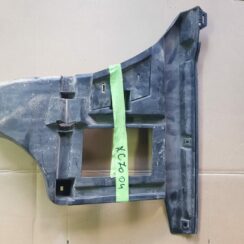 Priekšēja bufera kronšteins priekš VOLVO XC70 2004