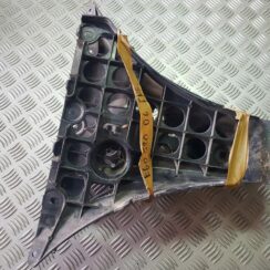 Aizmugurēja bufera kronšteins priekš BMW 520D E60 2006 ENG.