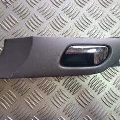 Salona durvju rokturis, priekšējais kreisais priekš PEUGEOT 407 2004