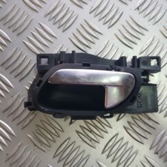 Salona durvju rokturis, aizmugures kreisais priekš PEUGEOT 407 2004