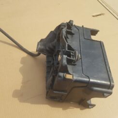 Akumulatora stiprināšanas korpuss priekš VW POLO 2005