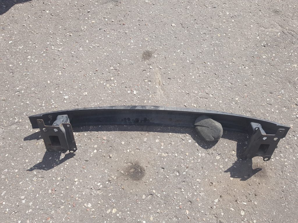 Priekšējā bufera pastiprinātājs priekš VW POLO 2005 1 Priekšējā bufera pastiprinātājs priekš VW POLO 2005