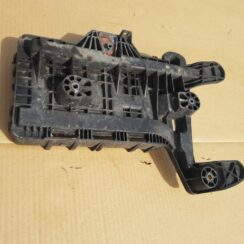 Akumulatora pamatnes kronšteins priekš VW GOLF 5 2006