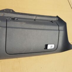 Mantu glabāšanas nodalījums pasažiera pusē priekš VW GOLF 5 2006