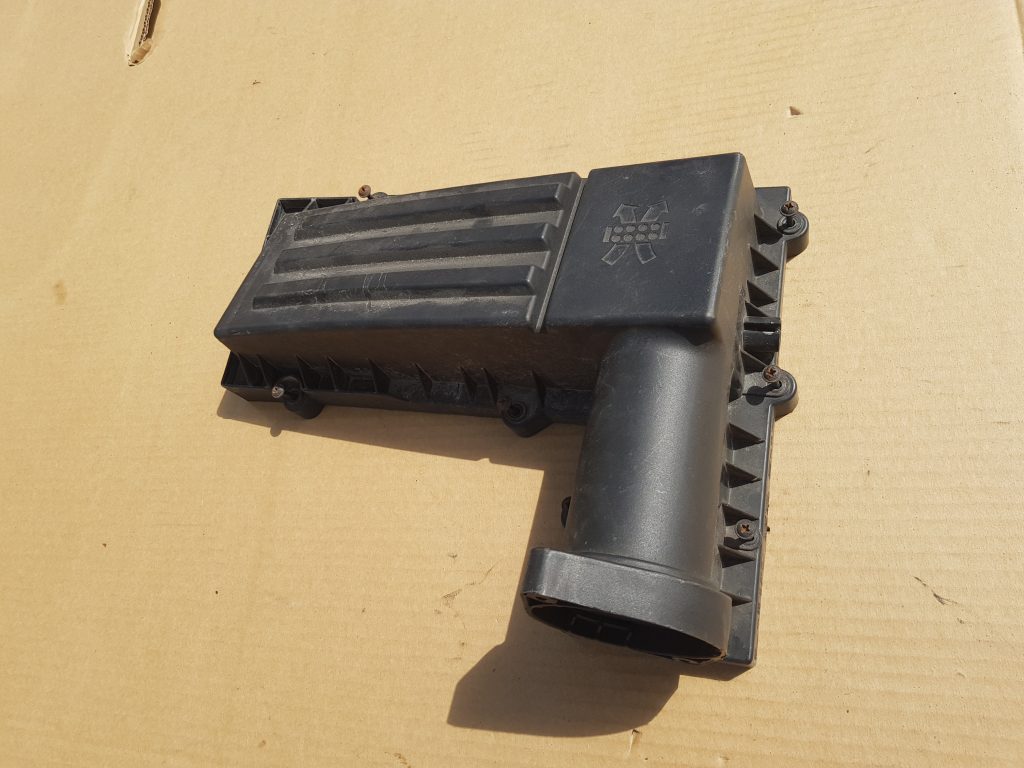 Gaisa filtra korpuss priekš VW GOLF 5 2006