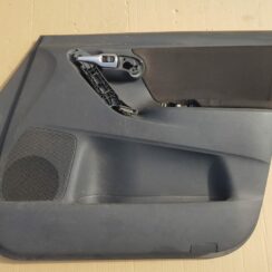 Priekšējo labo durvju apdare priekš TOYOTA VERSO 2012