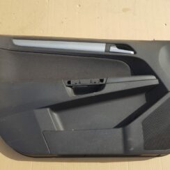 Priekšējo kreiso durvju apdare priekš OPEL ASTRA H STATION WAGON 2009