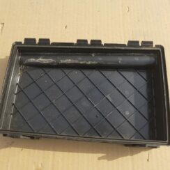 Drošinātāju kārbas korpusa vāks priekš OPEL ASTRA H STATION WAGON 2009