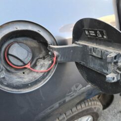 Degvielas tvertnes vāks priekš OPEL ASTRA J 2011