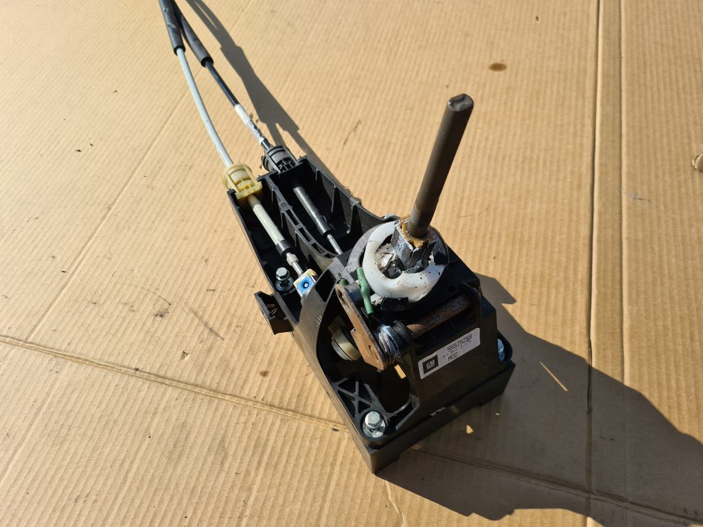 Ātrumu pārslēgšanas slēdzis priekš OPEL ASTRA J 2011