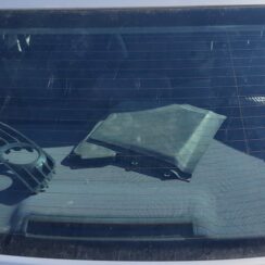 Aizmugures stikls priekš AUDI A4 2001