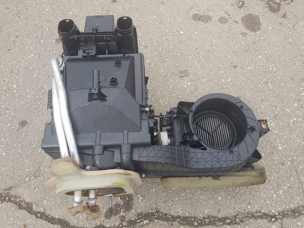 Salona sildītājs priekš OPEL INSIGNIA SPORTS TOURER 2010 1 Salona sildītājs priekš OPEL INSIGNIA SPORTS TOURER 2010