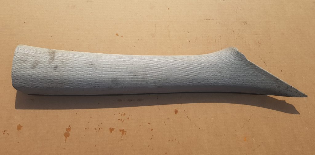 Priekšējas salona statnes apdare priekš OPEL INSIGNIA SPORTS TOURER 2010 1 Priekšējas salona statnes apdare priekš OPEL INSIGNIA SPORTS TOURER 2010